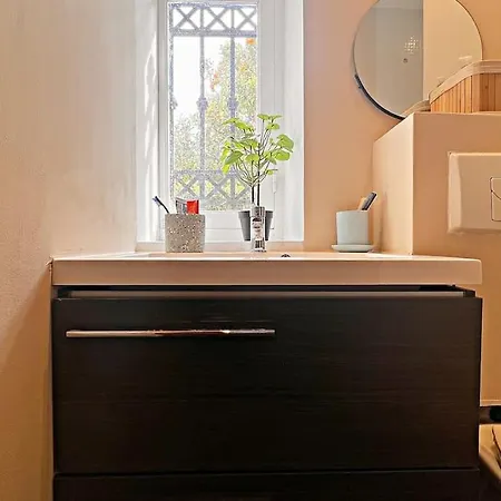 Le De Galles Apartment *